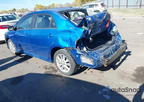 2010 Toyota Corolla S z USA, uszkodzony, nr VIN 2T1BU4EE0AC497860